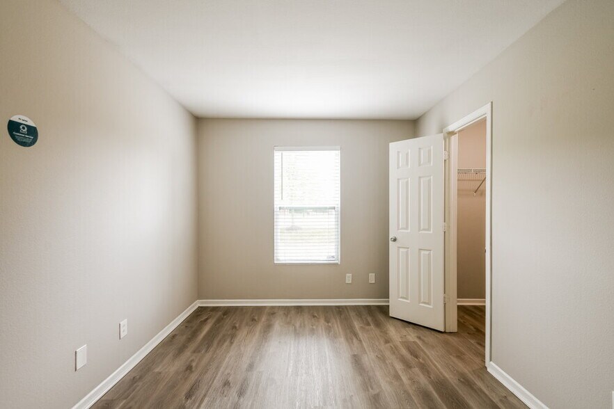 Building Photo - 8039 Bach Dr