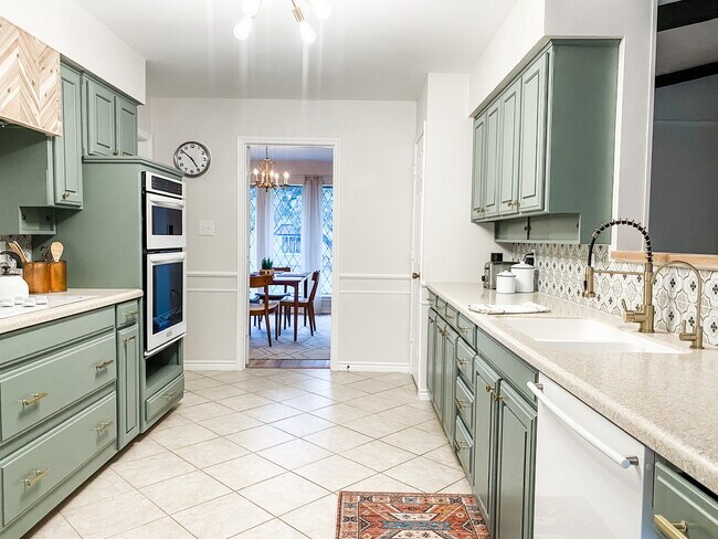 Building Photo - 206 Turpin Dr