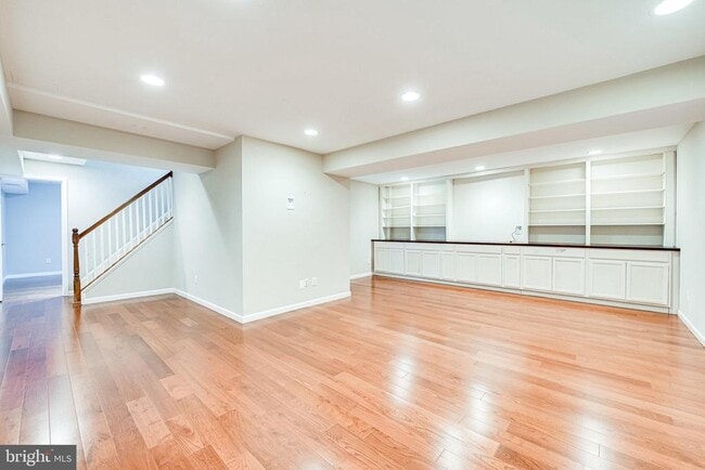 Building Photo - 12127 Holly Knoll Cir