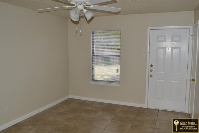 Building Photo - 4707 Westcliff Rd