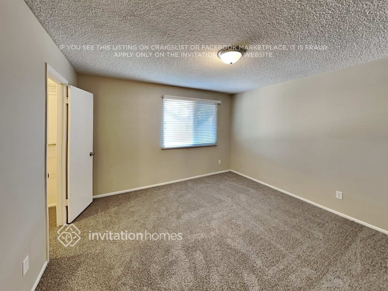 Building Photo - 3821 W Altadena Ave