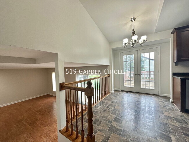 Building Photo - 519 Garden Cir