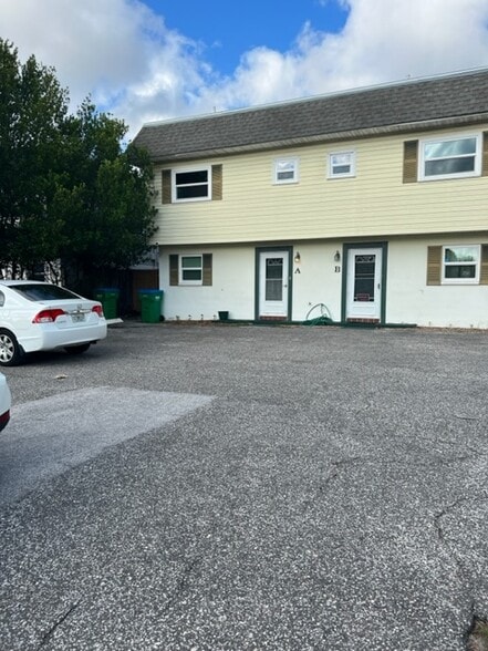 Off street parking - 2163 Alicia Dr