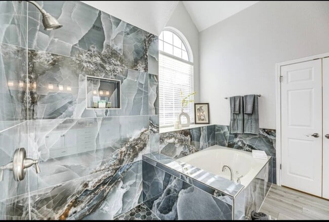 Building Photo - 602 Vogue Cove