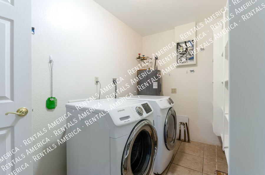 Building Photo - 3951 W Irvington Rd