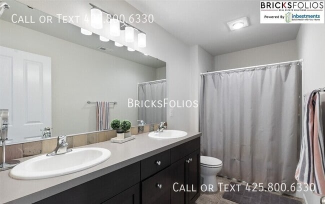 Building Photo - 2715 Saga Ct NE