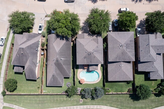 Building Photo - 27146 Harvest Pointe Ln