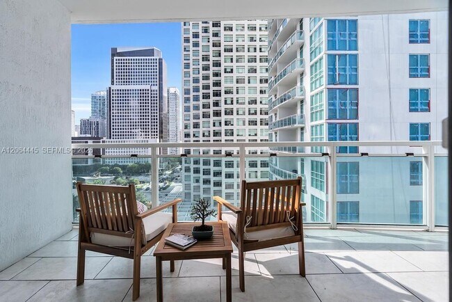 Building Photo - 951 Brickell Ave