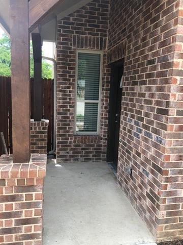 Building Photo - 2303 N Elm St