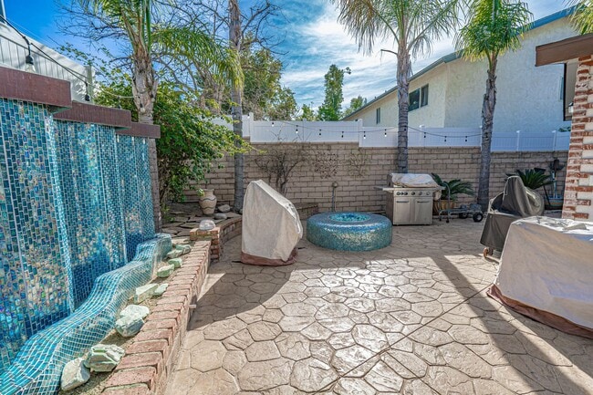 Building Photo - 3 Bedroom Pool Home for Rent in Granada Hi...