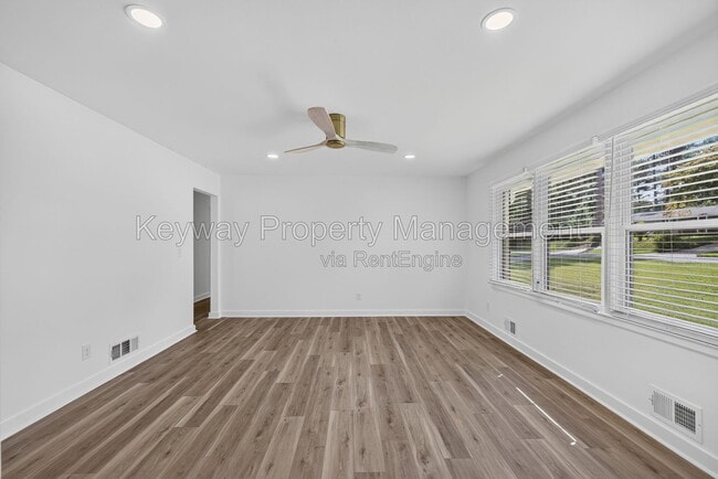 Building Photo - 3007 Stratford Dr