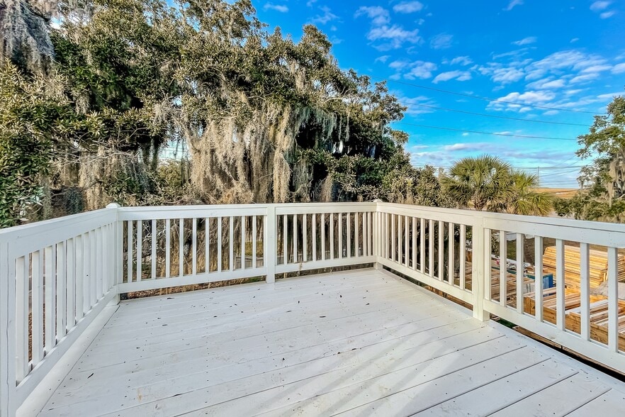 Building Photo - 2 Island Breeze Ln