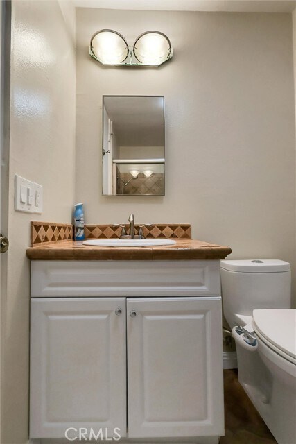 Building Photo - 6542 Ocean Crest Dr