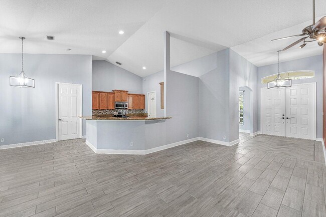 Building Photo - 11224 Tangerine Blvd