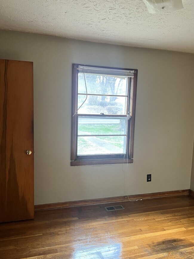 Building Photo - 3507 Lilac Ave