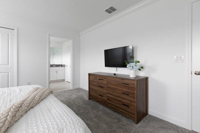 Building Photo - 4241 Paragraph Dr