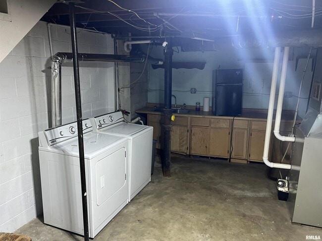 Building Photo - 2304 W Proctor St