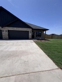 Building Photo - 8150 Sawdust Trl