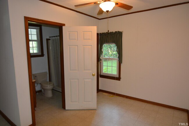 Building Photo - 643 Mt Pisgah Church Rd