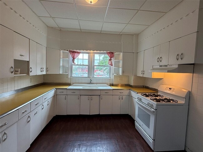 Building Photo - 26 Linden Ave