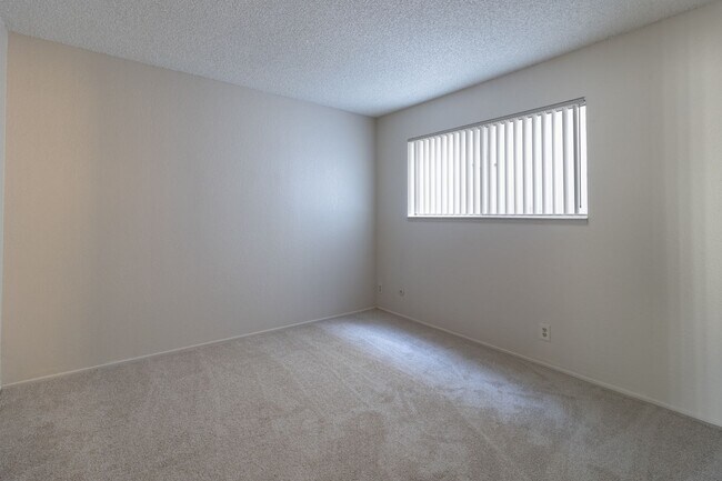 Building Photo - Live in the Heart of Midtown Sacramento!  ...