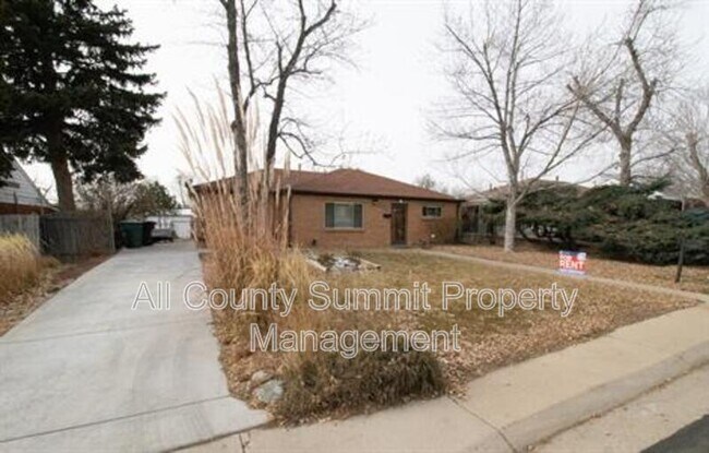 Primary Photo - 9001 Hickory Pl