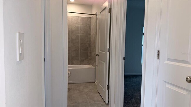 Building Photo - 1129 Deepwater Cir