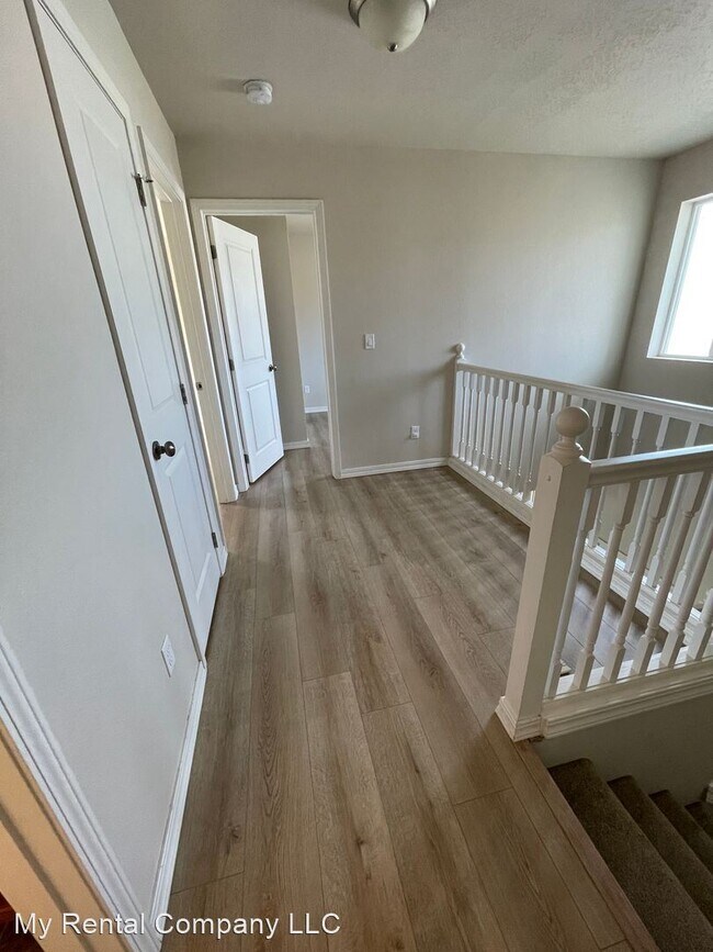 Building Photo - 3 br, 2.5 bath House - 1459 SW Sagebrush Lane