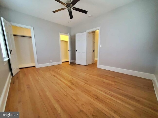 Building Photo - 1905 Mimosa St