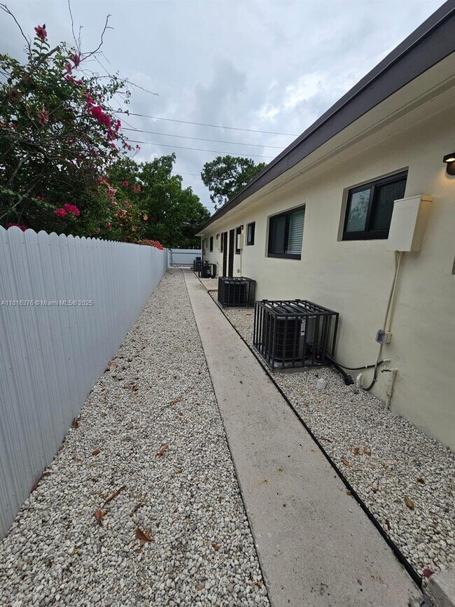 Building Photo - 1020 Opa-locka Blvd
