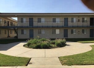 Building Photo - "Charming 1-Bedroom Retreat with 800 Sq Ft of Comfort in Lancaster!"