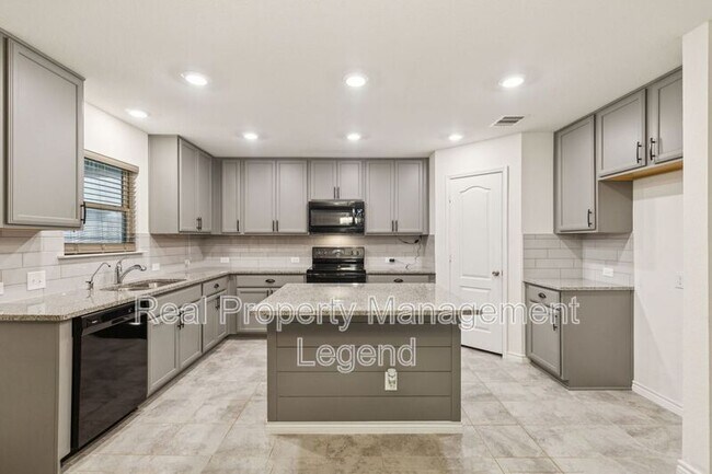 Building Photo - 2617 Warren Ln