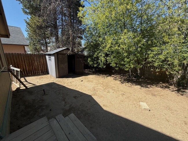 Building Photo - 3BR/2.5BA Home w/ Garage, Fenced Yard – Walk to Shops & Parkra