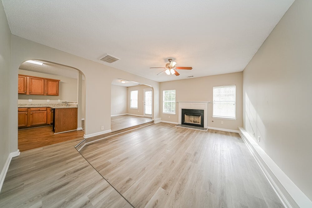 Building Photo - 301 Othello Dr