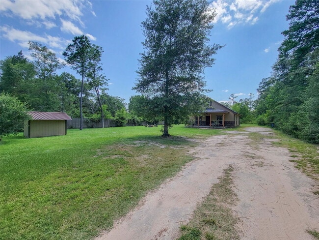 Building Photo - 17132 Bending Oaks