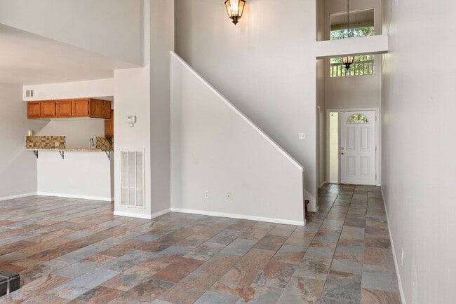 Building Photo - Waterfront Townhome in Elkins Lake