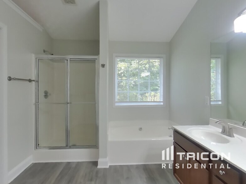 Building Photo - 35 Carmody Cir
