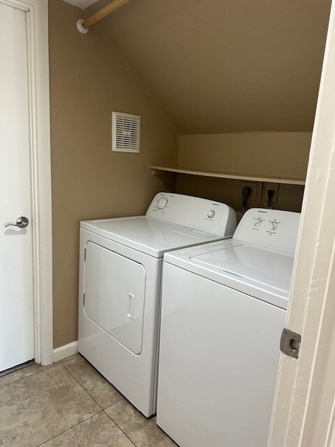 Building Photo - For Lease $2,750 4 Bedrooms-2.5 Baths-3 Ca...
