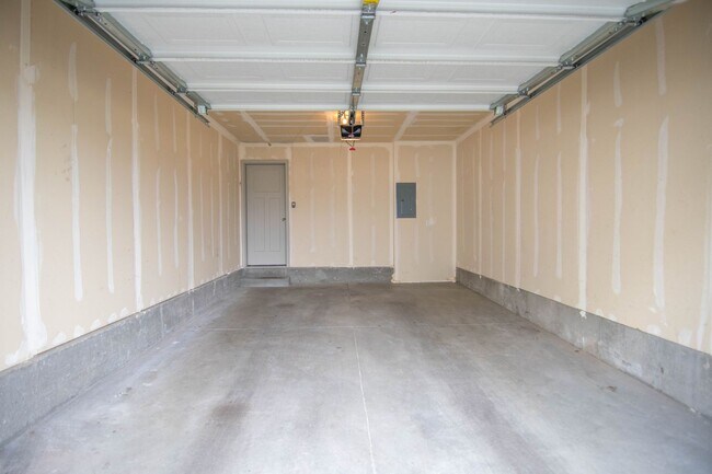 Building Photo - 14411 S Ashburn Way