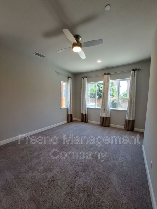 Building Photo - 4266 Sierra Madre Ave