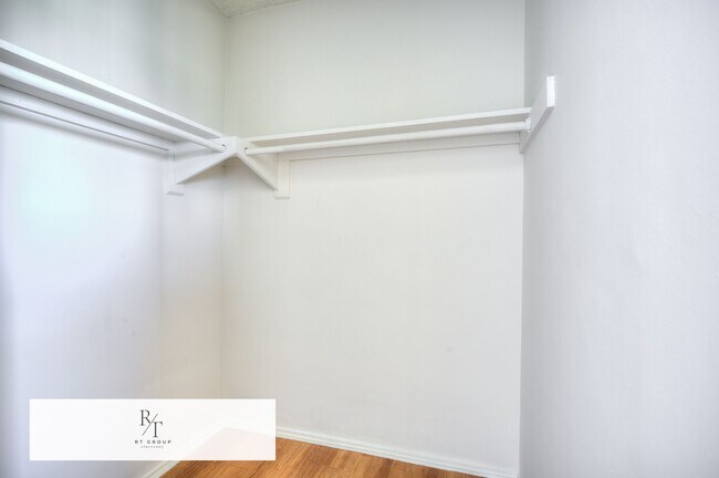 Building Photo - Spacious 2-Bedroom, 2-Bathroom Unit in Prime Monterey Park