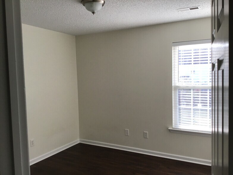 Building Photo - 10 Kilberry Blvd