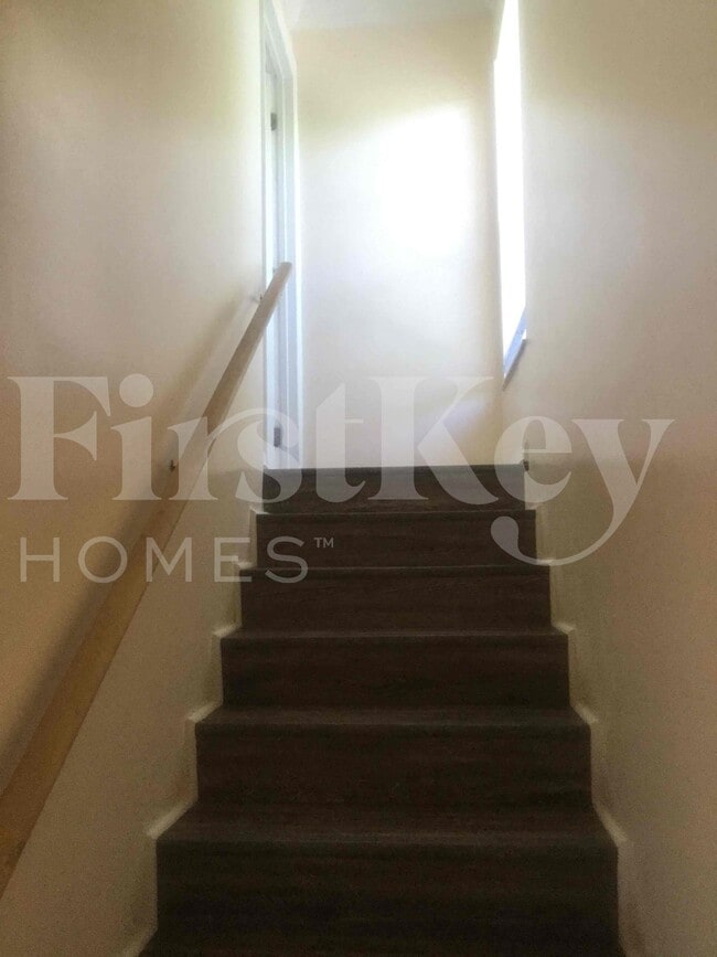 Building Photo - 1443 7th St