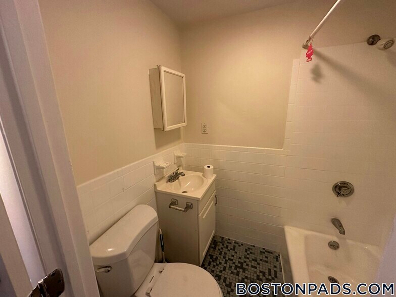 Building Photo - 49 S Huntington Ave