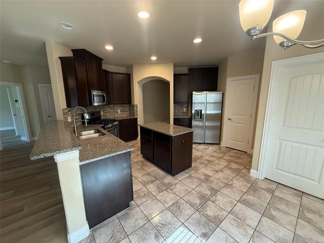 Building Photo - 15616 Leadenhall St