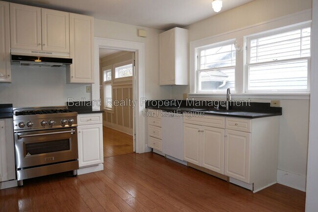 Building Photo - 6235 22nd Ave NE
