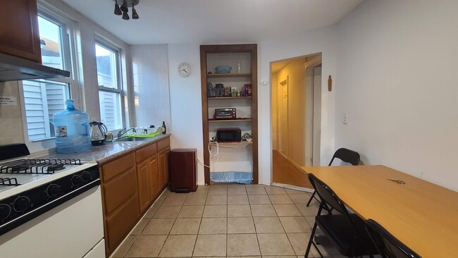 Building Photo - 42 49th St