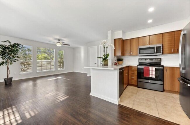 Building Photo - 1205 Crystal Way