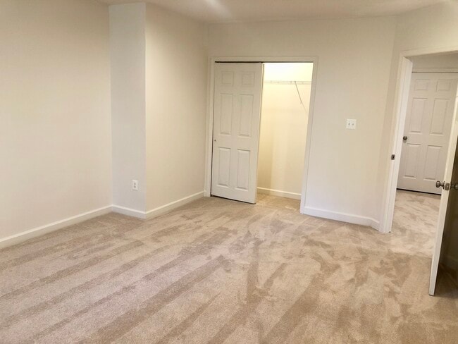 Building Photo - 12923 Circle Dr