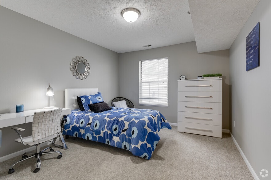 2BR, 2BA - 1000 SF - Club Meridian